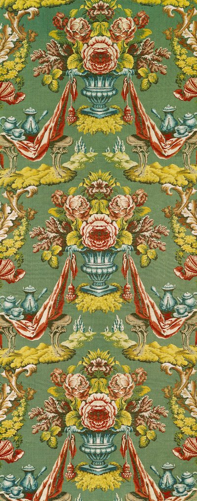 Textiel met een herhalend bloemmotief, Lyon werkplaats, ca.1730 door French School