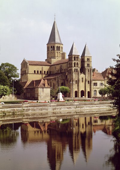 Uitzicht op de kerk van Notre-Dame, 11e-12e eeuw door French School