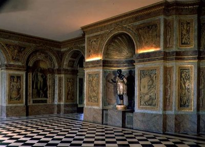 Zicht op de Salle des Hocquetons (Boogschutterskamer) door French School