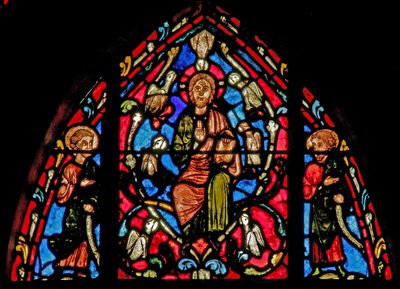 Raam w0 met Christus en de zeven duiven van de Heilige Geest door French School