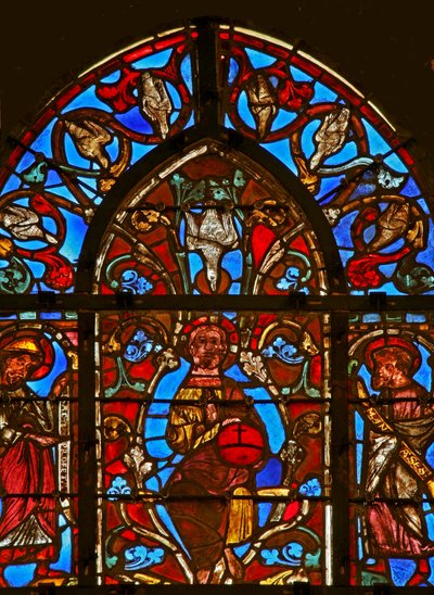 Raam w1 met Christus met de Heilige Geest, Isaac en Manasses door French School