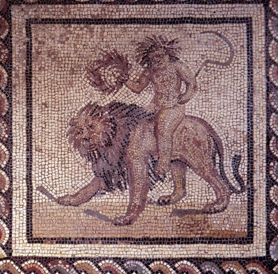 Gallo-Romeinse kunst: mozaïekvloer die een rustieke kalender voorstelt. Zomer allegorie over een leeuw. Eind 2e, begin 3e eeuw na Chr. Uit Saint-Romain-en-Gal (Rhone). Saint Germain en Laye, Nationaal Archeologisch Museum door Gallo Roman