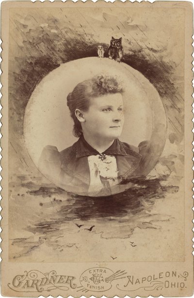 Portret van een vrouw,jaren 1890 (foto) door Gardner Studio