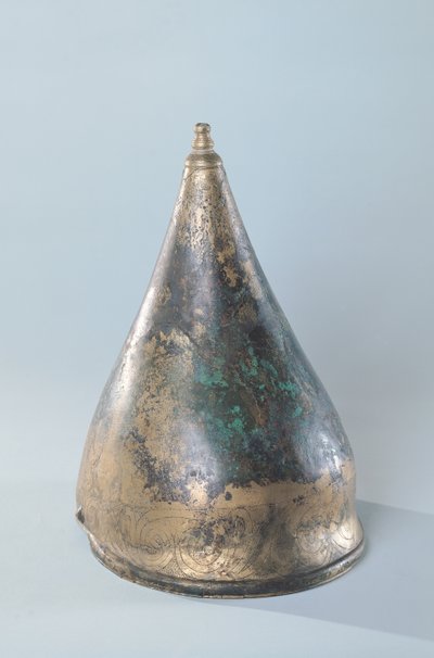Helm met gegraveerde decoratie, uit een graf in Berru, Marne door Gaulish