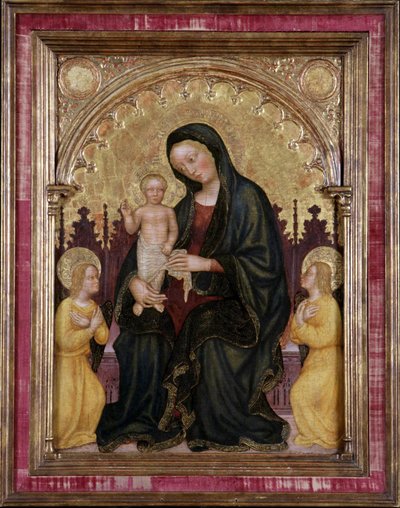 Madonna en Kind op de Troon met Twee Engelen door Gentile da Fabriano