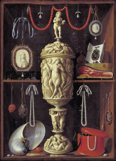 Een Kabinet met Kunstvoorwerpen door Georg Hainz