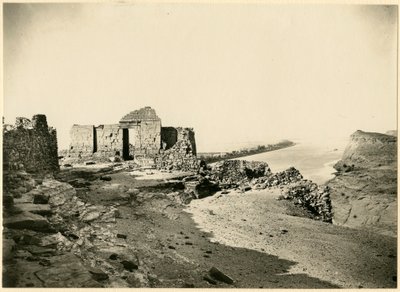 Tempelruïnes, met de Nijl op de achtergrond, Qasr Ibrim, Egypte, foto door Georg Steindorff, ca. 1930 door Georg Steindorff