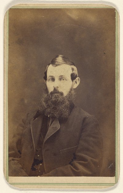 [Ongeïdentificeerde man met volle baard, zittend]. door George A. Lenzi