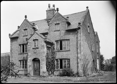 Knobb Hall, Manchester, 1942 door George Bernard Wood
