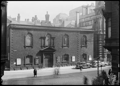 Unitarische kapel, Cross Street, Manchester, 1940 door George Bernard Wood