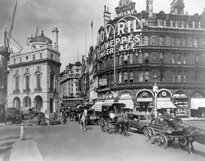 Piccadilly Circus, City of Westminster, Londen, begin 20e eeuw door George Davison Reid