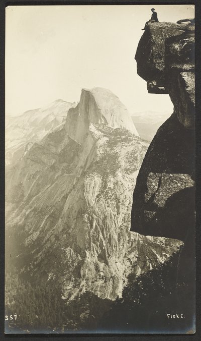 Glacier Point (3200 voet) en Half Dome (5000 voet) door George Fiske