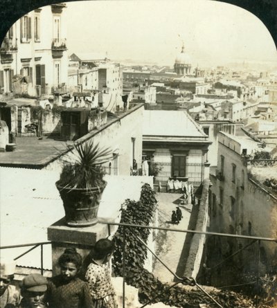 Vanuit de heuvels van Napels, Italië, ca. 1909 door George Rose