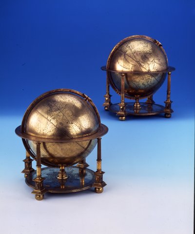 Paar globes, terrestrisch en hemels, met de Tughra en Latijnse inscriptie van Sultan Murad III, 1579 door Gerardus Mercator