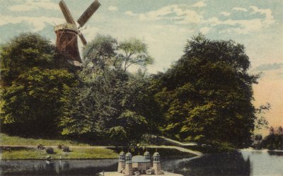 Bremen: Wallpartie met windmolen (kleurenfoto) door German Photographer