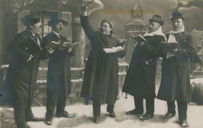 Ansichtkaart van Duitsers die het nieuwe jaar in zingen, verzonden op 31 december 1913 (z/w foto) door German Photographer