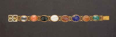 Armband (goud & edelstenen) door German School