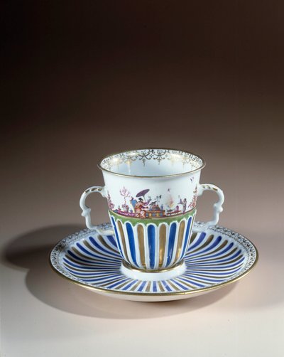 Duitse kunst: Beker met trembleuse versierd in porselein uit Meissen. 1730. Parijs, decoratieve kunsten door German School