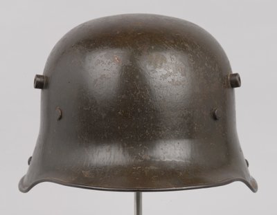 Duitse stalen helm of Stahlhelm, circa 1916 door German School