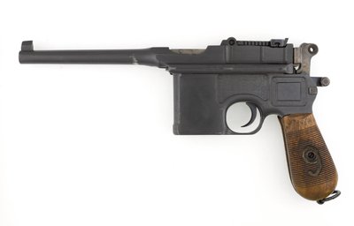 Mauser C96 9 mm zelfladend pistool, Exportmodel omgebouwd naar 9 mm Parabellum door German School