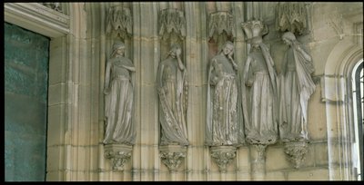 De Vijf Dwaze Maagden, zuilfiguren van de Paradijsportaal, figuren gesneden ca. 1250, portaal gebouwd ca. 1350 door German School
