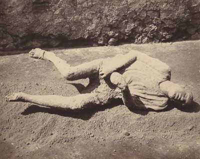 Menselijk afgietsel, Pompeii,1873 (foto) door Giorgio Sommer