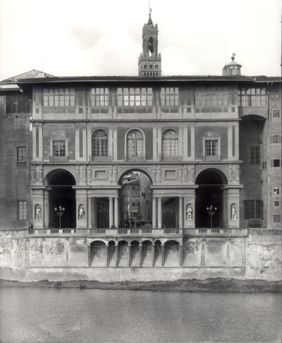 Gevel van de Uffizi-galerij aan de Lungarno Torrigiani door Giorgio Vasari