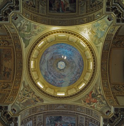 Interieurzicht van de koepel van Maderno met fresco