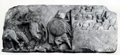 Sectie van het Fries van het Nereïde Monument in Xanthus, circa 4e eeuw v.Chr. (reliëf) door Greek School