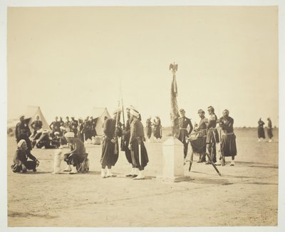 De geheven vlag van het Zouave-regiment, Camp de Châlons door Gustave Le Gray