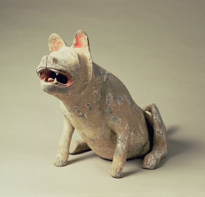 Vroege Chinese zittende hond van aardewerk, grafartefact, Han-dynastie, 206 v.Chr.-220 n.Chr. door Han Dynasty Chinese School