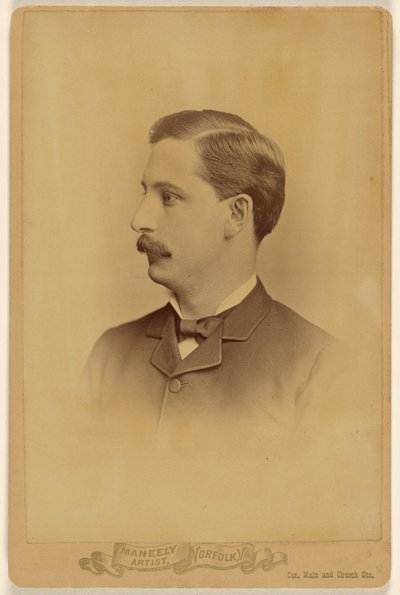 [Ongeïdentificeerde man met snor, in profiel]. door Harry F. Maneeley