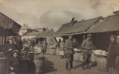 Eerste Wereldoorlog: Oekraïne in de jaren 1914-1916 tijdens de invasie van het Duitse leger. Militair op de markt door Heldenfriedhof Dsessentniki (attr. to)