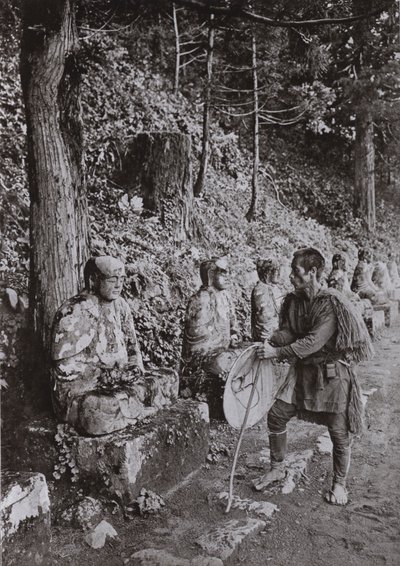 Meditatie, een Studie bij Gamman-ga-Fuchi, Nikko door Herbert Ponting