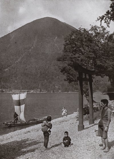Nantai-zan en het Chuzenji-meer (zwart-wit foto) door Herbert Ponting