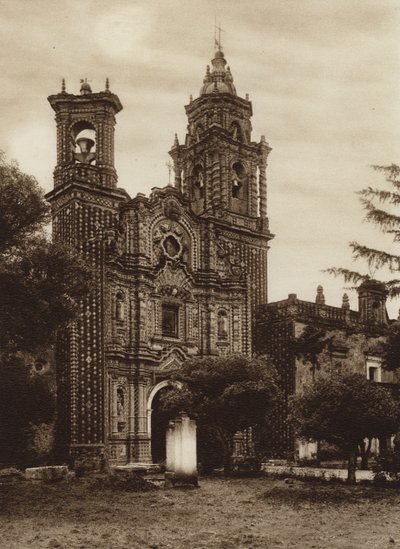 Mexico: Kerk van San Francisco, vooraanzicht (z/w foto) door Hugo Brehme