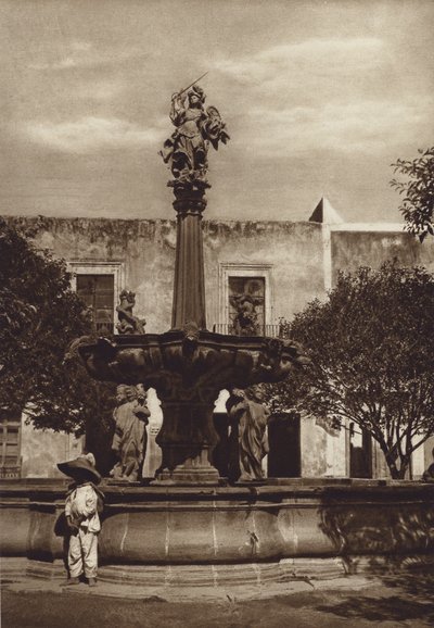 Mexico: Puebla, Fuente de San Miguel (zwart-wit foto) door Hugo Brehme