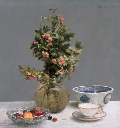 Stilleven met vaas van meidoorn, kom met kersen, Japanse kom en kop en schotel door Ignace Henri Jean Fantin Latour