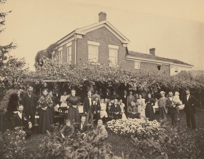 Portret van een gezin, bij Meadville, Pennsylvania,1885-1889 (foto) door Ira E. Hall