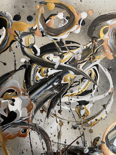 Metallic gouden krullen door Irene Chua