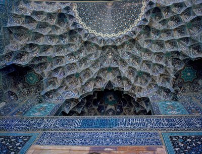 Detail van het gewelf van de Shah-moskee door Islamic School