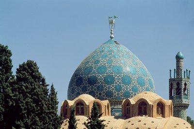 Turquoise betegelde koepel van het Mausoleum van Shah Nematollah Vali, gebouwd tussen 1330-1430 door Islamic School