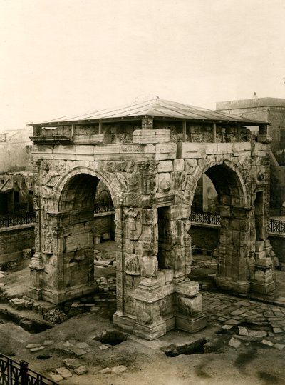 Marcus Aurelius boog na restauraties, Tripoli, Libië door Italian Photographer