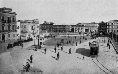 Taranto, Piazza Castello, ingang draaibrug door Italian Photographer