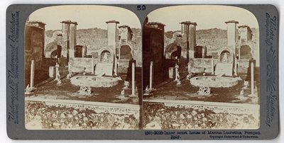 Het huis van Marcus Lucretius, Pompeii, uit The Underwood Travel Library, 1895 door Italian Photographer