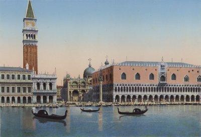 Venetië, Piazzetta San Marco en Dogenpaleis vanaf de Lagune door Italian Photographer