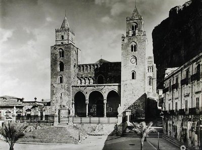 Exterieur van de Duomo, begonnen in 1131 door Koning Roger II (overleden 1154) van Sicilië door Italian School