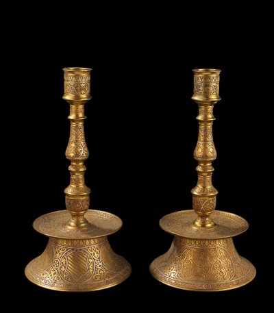 Paar kandelaars van gegoten brons met zilveren overlay, elk met een wapenschild, voorheen genaamd "Belegno van Venetië", en een blanco schild, 1800-99 door Italian School