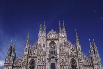 Uitzicht op de westgevel, begonnen in 1386 door Italian School