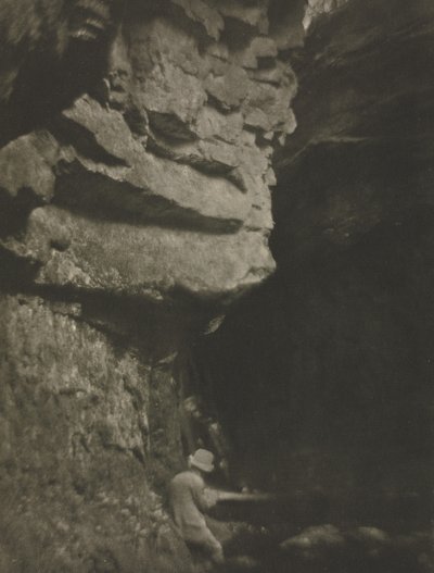 Camera Work: Man schetsend, 1910 door J. Craig Annan
